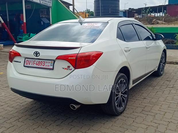 Toyota Corolla 2016 White