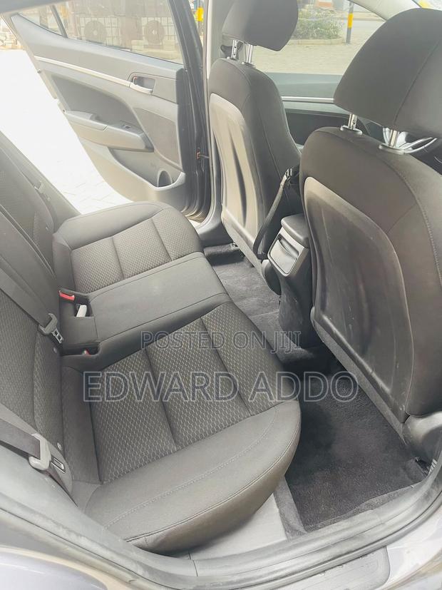 Hyundai Elantra SEL 2019 Gray