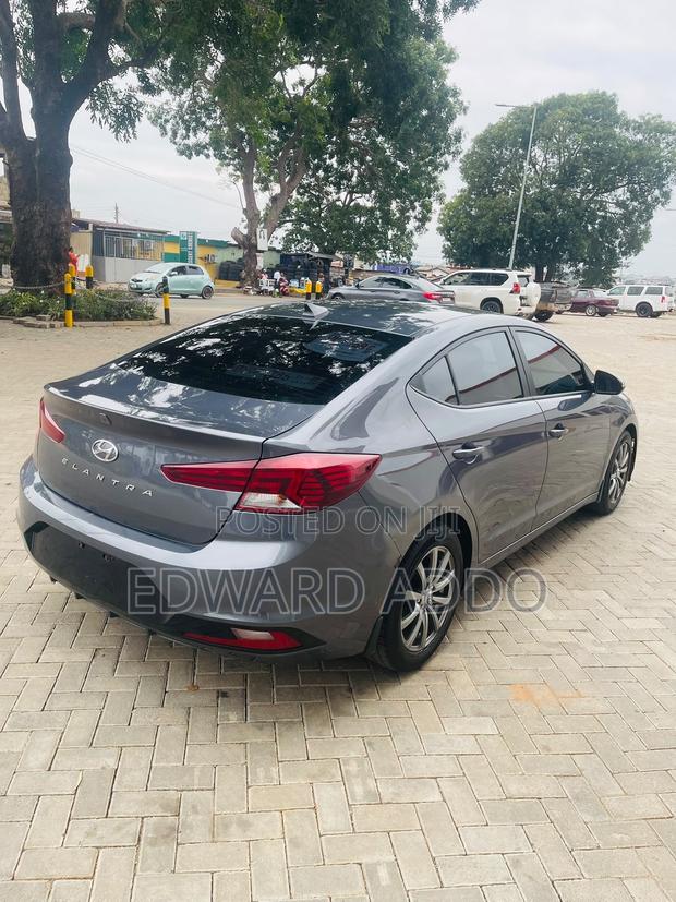 Hyundai Elantra SEL 2019 Gray