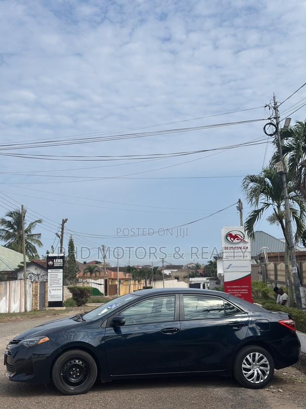 Toyota Corolla LE (1.8L 4cyl 2A) 2018