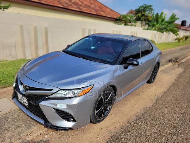 Toyota Camry XSE FWD (2.5L 4cyl 8AM) 2018 Silver