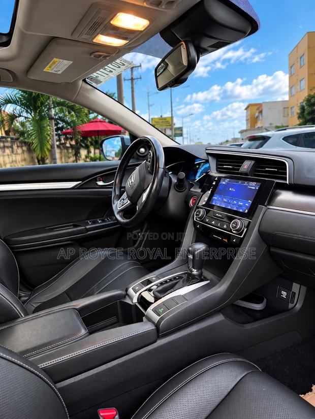 Honda Civic Touring 4dr Sedan (1.5L 4cyl) 2016 Gray