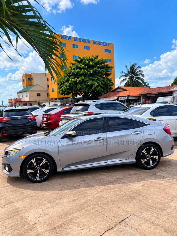 Honda Civic Touring 4dr Sedan (1.5L 4cyl) 2016 Gray