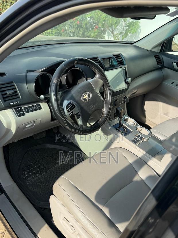 Toyota Highlander Limited 2012 Black