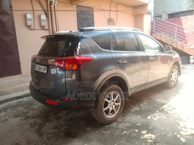 Toyota RAV4 XLE 4dr SUV AWD (2.5L 4cyl 6A) 2015 Black