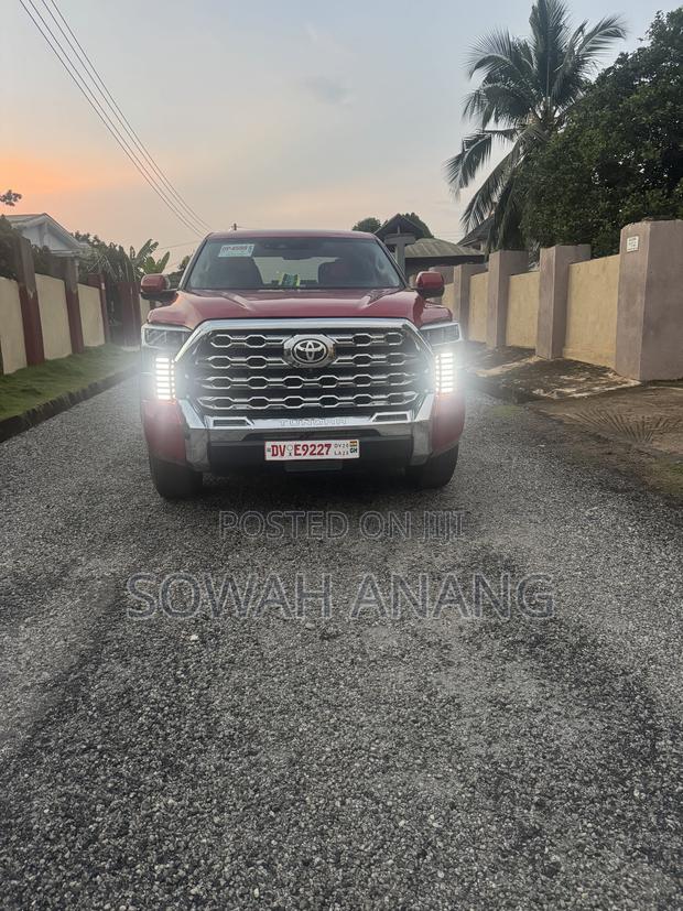Toyota Tundra 2023 Red