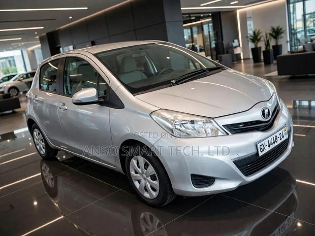 Toyota Vitz 2012 Gray