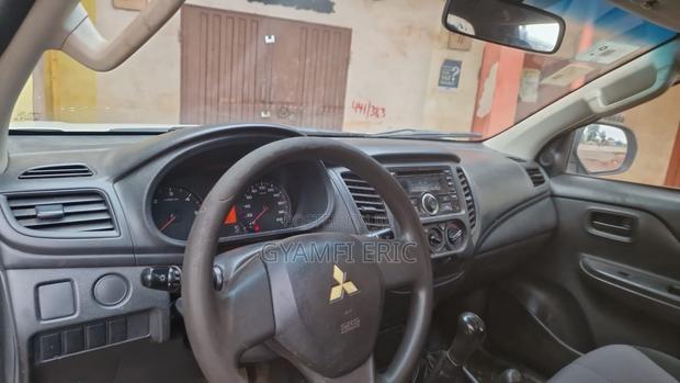 Mitsubishi L200 2021 White