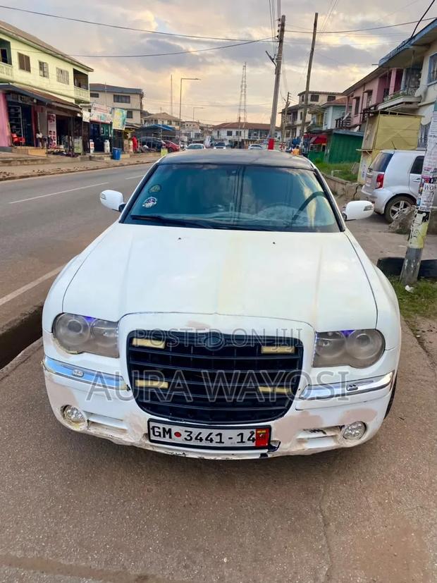 Chrysler 300 300C RWD 2007 White