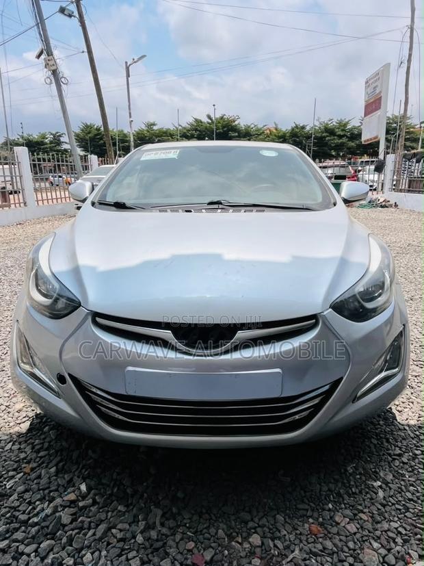 Hyundai Elantra SE 4dr Sedan (1.8L 4cyl 6A) 2015 Silver