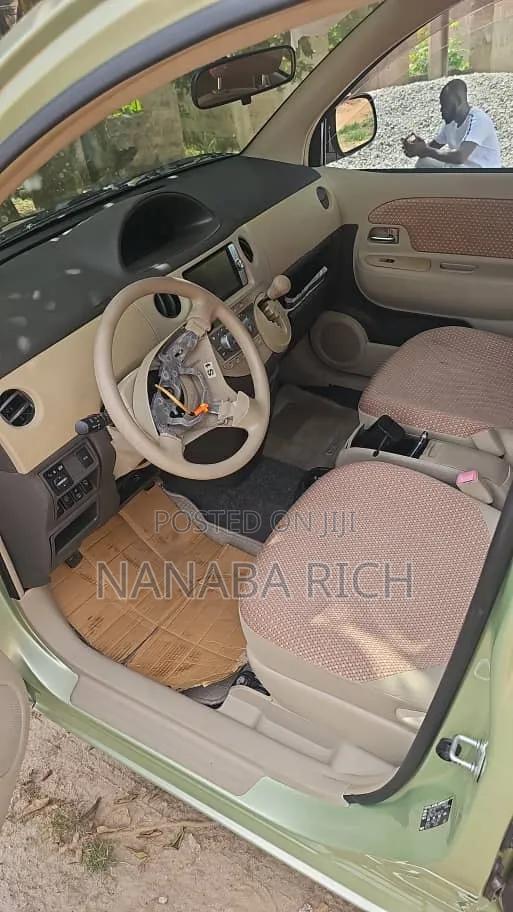 Toyota Sienta 2011 Green