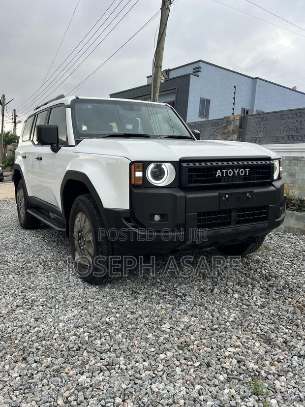 Toyota Land Cruiser Prado 2026 White