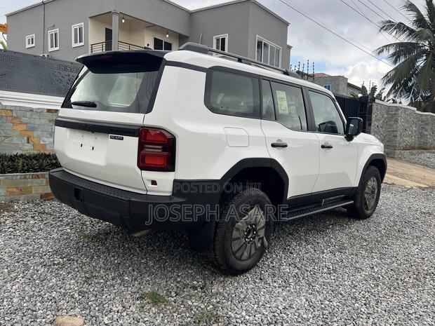 Toyota Land Cruiser Prado 2026 White