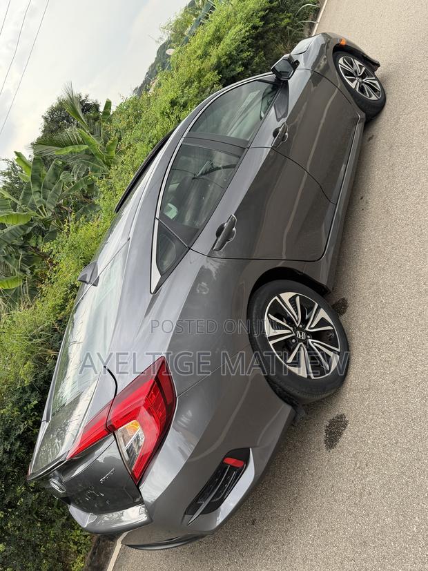 Honda Civic EX-L 2dr Coupe (1.5L 4cyl) 2016 Gray