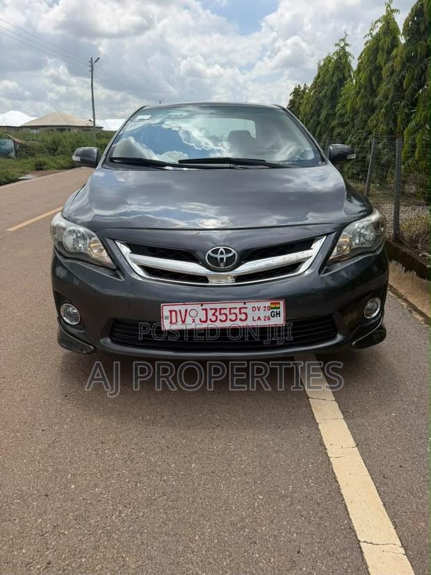 Toyota Corolla S Special Edition 4dr Sedan (1.8L 4cyl 4A) 2013 Gray
