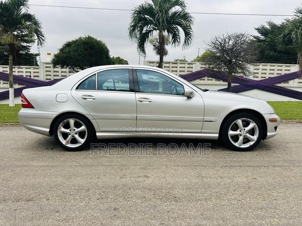 Mercedes-Benz C230 2005 Silver