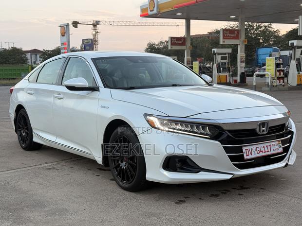 Honda Accord Touring 2.0T 2022 White
