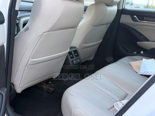 Honda Accord Touring 2.0T 2022 White