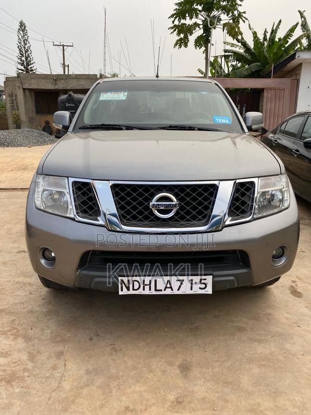 Nissan Navara 2016 Gray