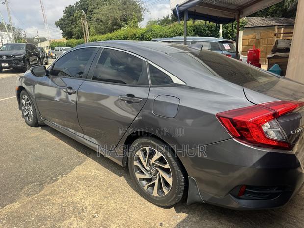 Honda Civic EX Sedan 2018 Gray
