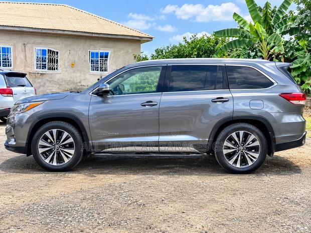 Mitsubishi Outlander 2.4 PHEV AWD 2018 Silver