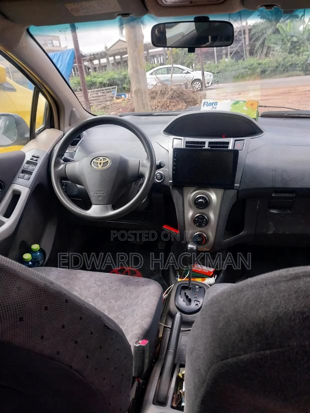 Toyota Vitz 2010 Gray