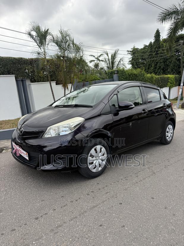 Toyota Vitz 1.5 FWD 3dr 2013 Brown
