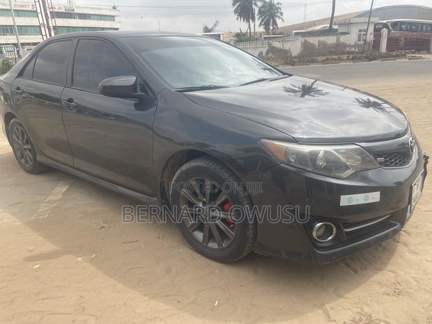 Toyota Camry SE 4dr Sedan (2.5L 4cyl 6A) 2013 Gray