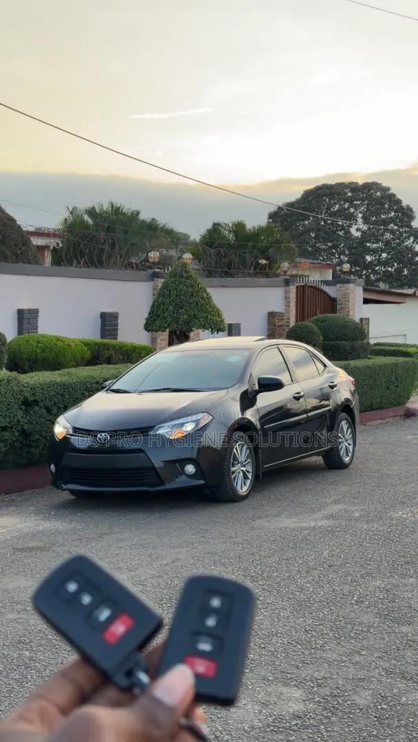 Toyota Corolla 2015 Black
