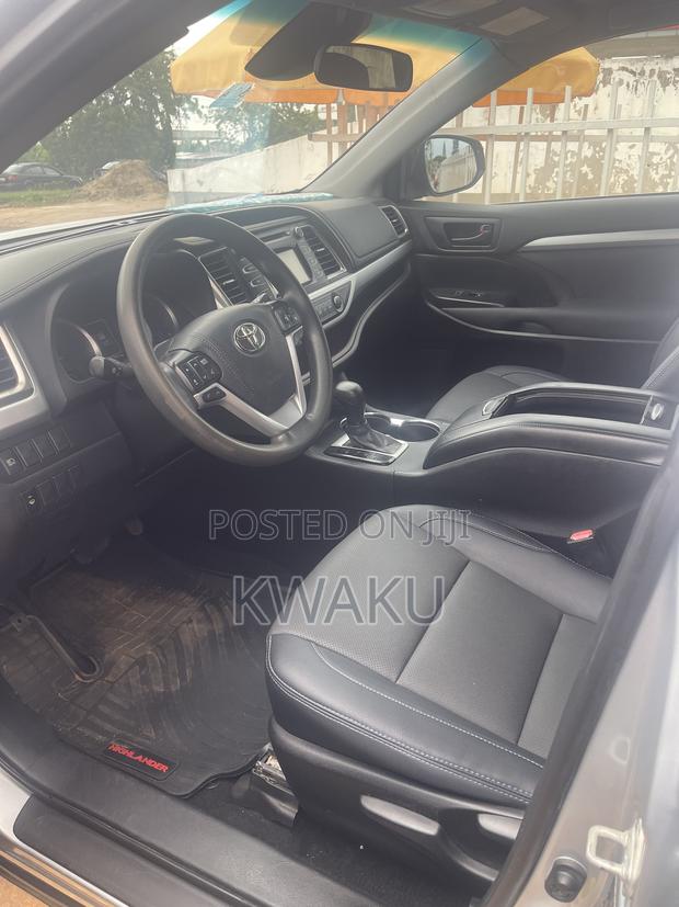 Toyota Highlander 2019 Silver
