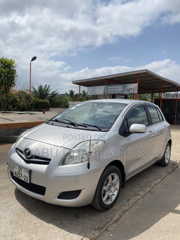 Toyota Vitz 1.0 FWD 5dr 2010 Silver