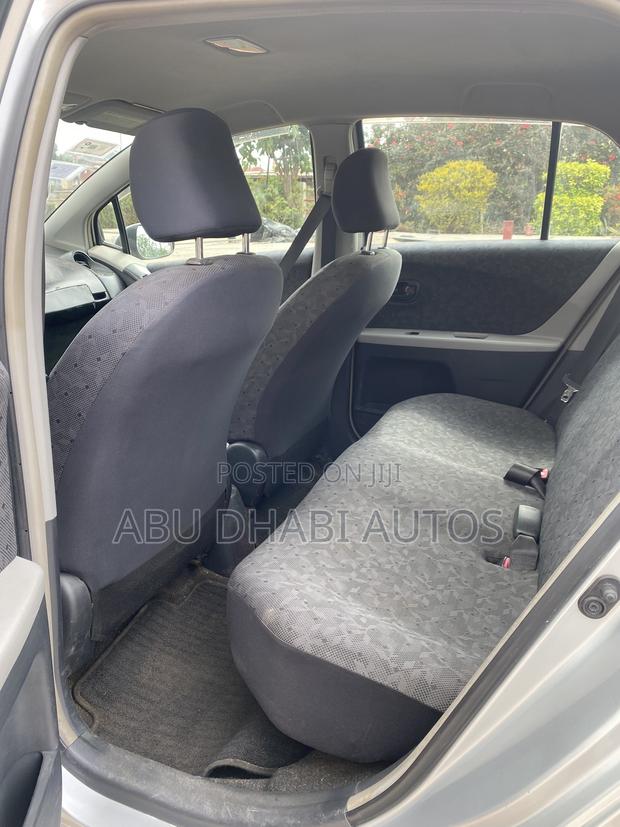 Toyota Vitz 1.0 FWD 5dr 2010 Silver