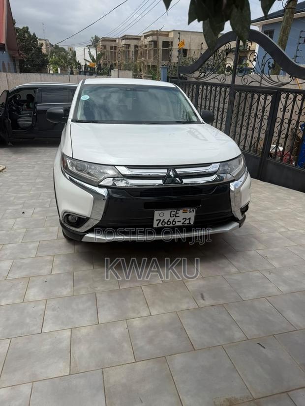 Mitsubishi Outlander 2017 White