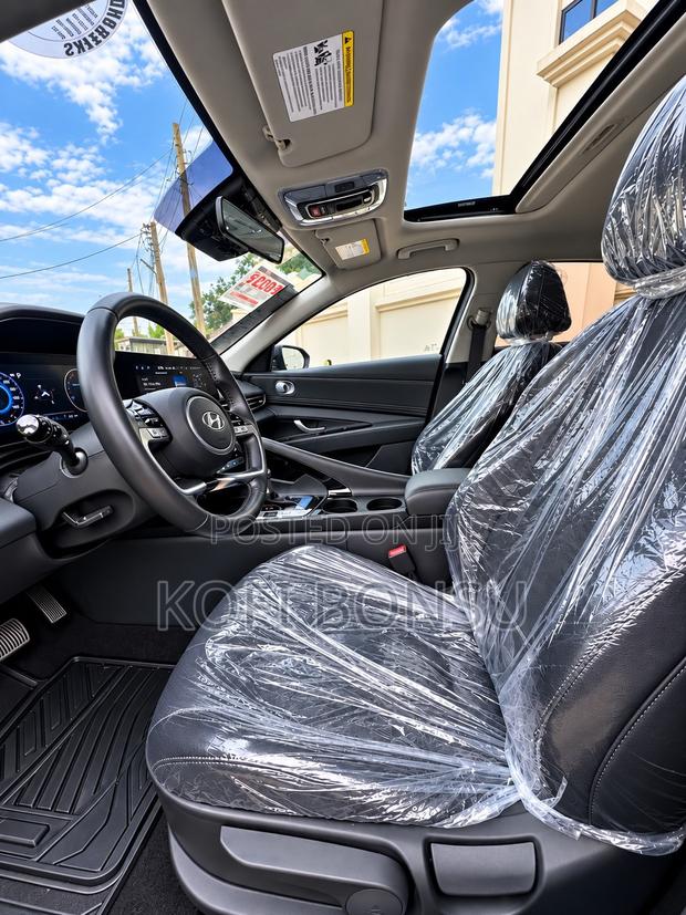 Hyundai Elantra Limited 2023 Green