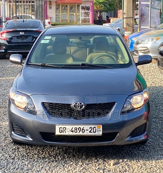 Toyota Corolla LE 4dr Sedan (1.8L 4cyl 4A) 2010 Gray