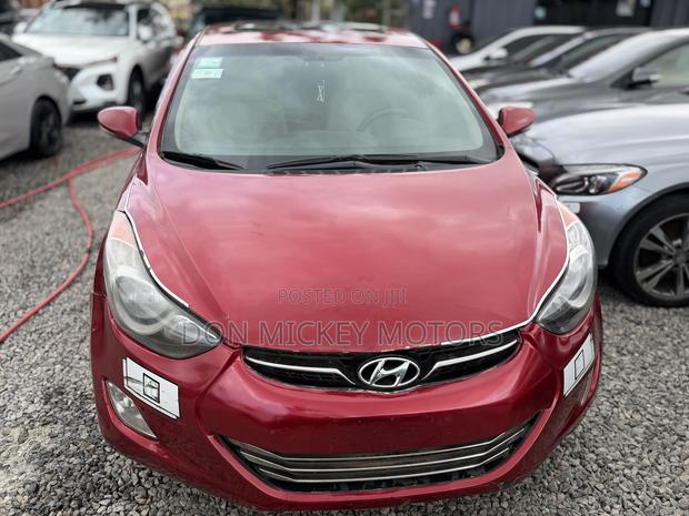 Hyundai Elantra Limited Sedan FWD (1.8L 4cyl 6A) 2013 Burgundy