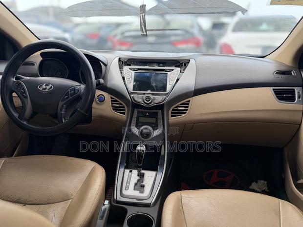 Hyundai Elantra Limited Sedan FWD (1.8L 4cyl 6A) 2013 Burgundy