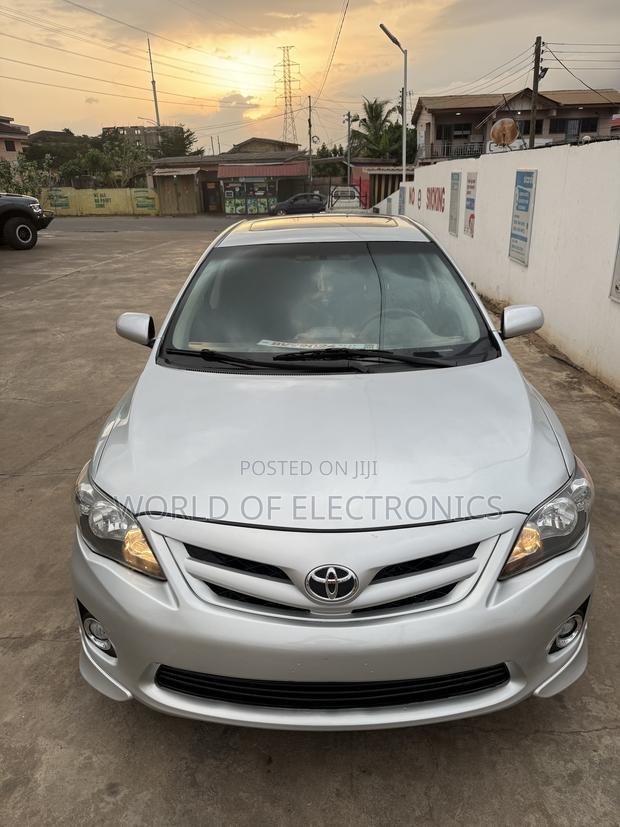 Toyota Corolla S 4dr Sedan (1.8L 4cyl 4A) 2013 Silver