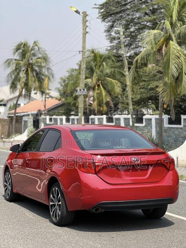 Toyota Corolla 2017 Red