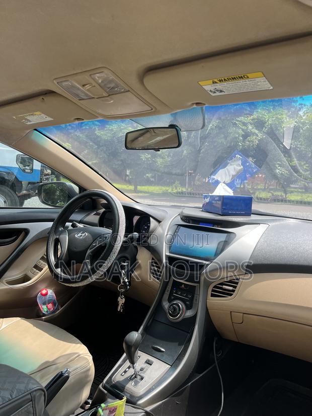 Hyundai Elantra SE 4dr Sedan (1.8L 4cyl 6A) 2014 Gold