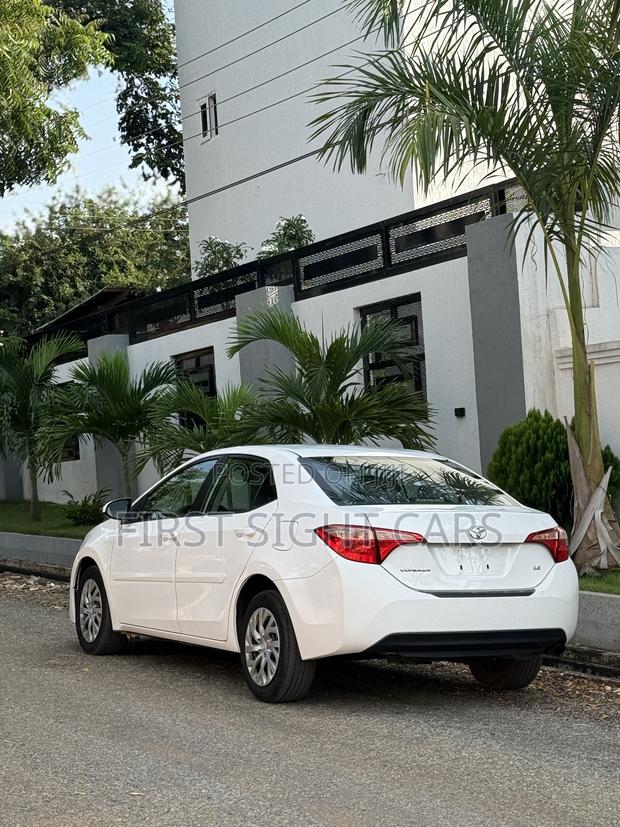 Toyota Corolla LE 4dr Sedan (1.8L 4cyl CVT) 2017 White