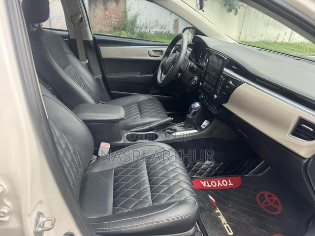 Toyota Corolla S 4dr Sedan (1.8L 4cyl CVT) 2015 White