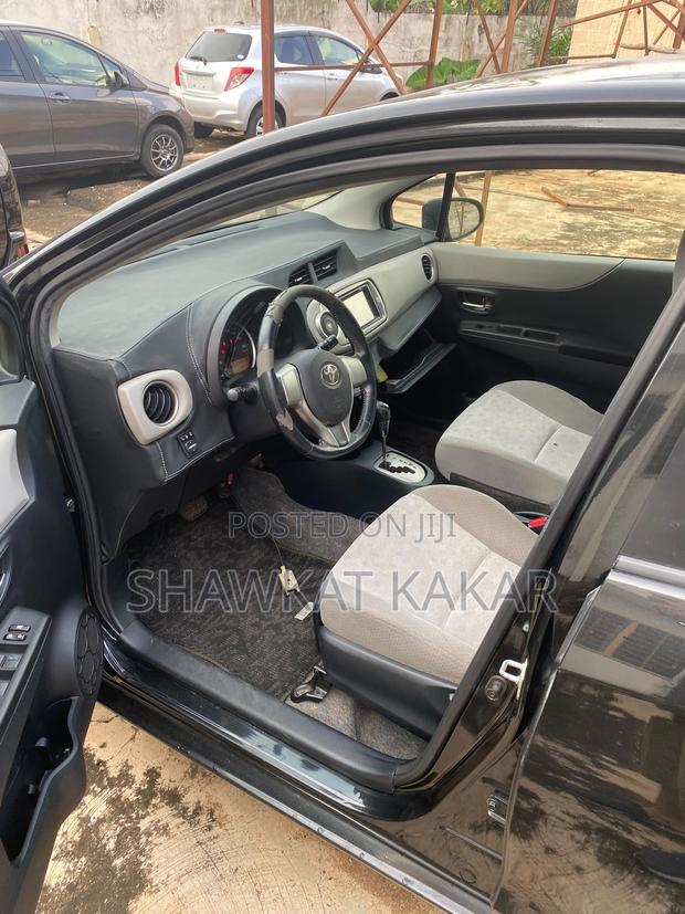Toyota Vitz 1.3 AWD 3dr 2011 Black