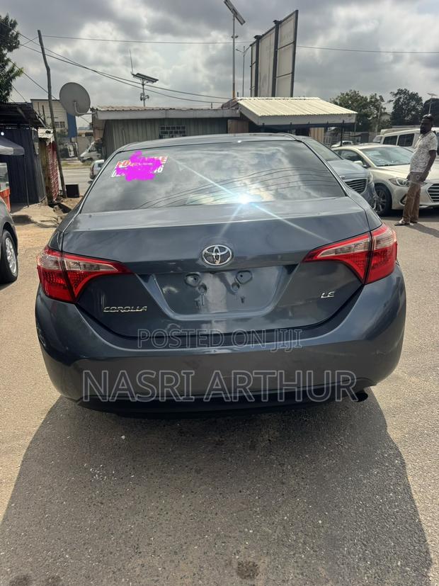 Toyota Corolla LE 4dr Sedan (1.8L 4cyl CVT) 2017 Gray