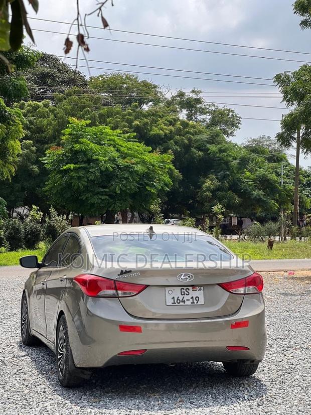 Hyundai Elantra 2014 Brown