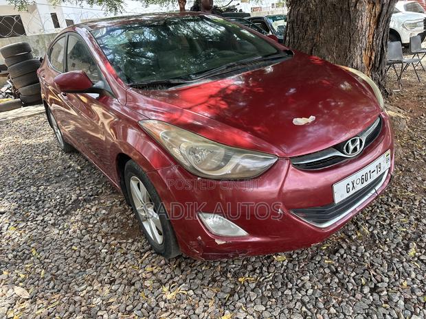 Hyundai Elantra Limited Sedan FWD (1.8L 4cyl 6A) 2013 Red