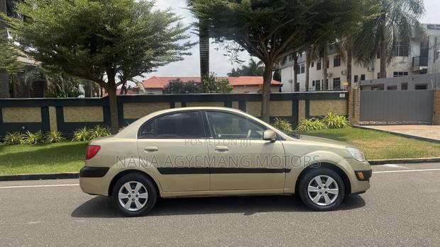 Kia Rio LX 4dr Sedan (1.6L 4cyl 4A) 2010 Gold