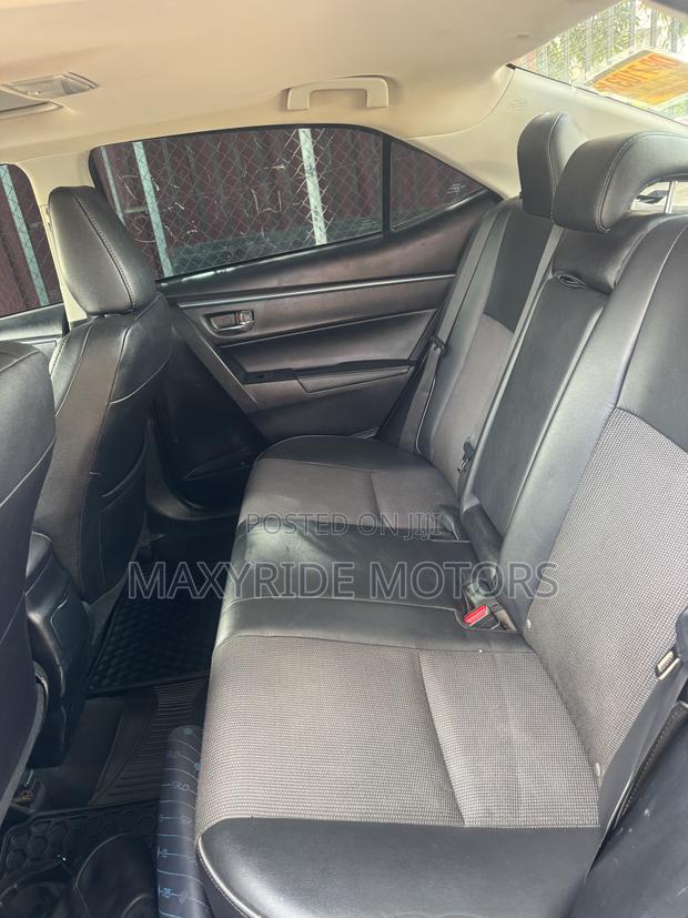 Toyota Corolla 2016 Black