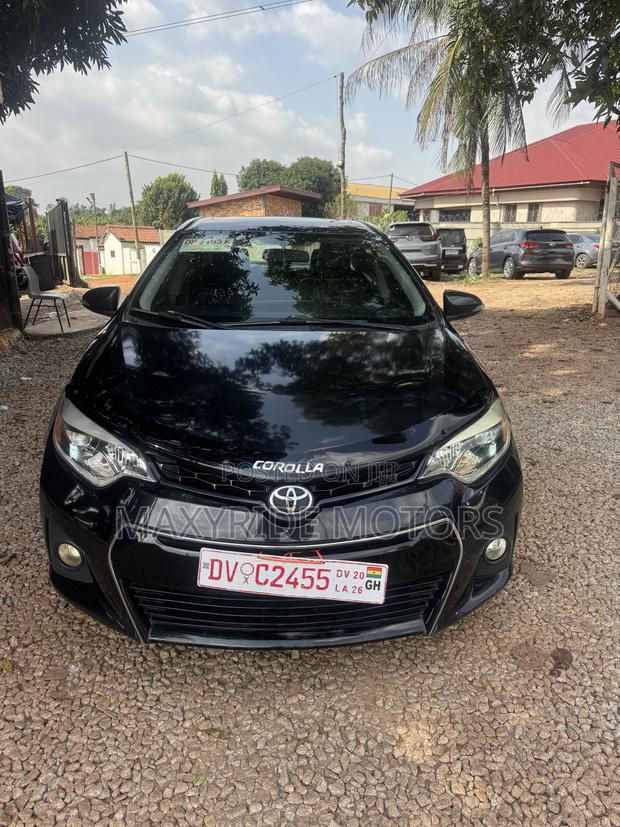 Toyota Corolla 2016 Black