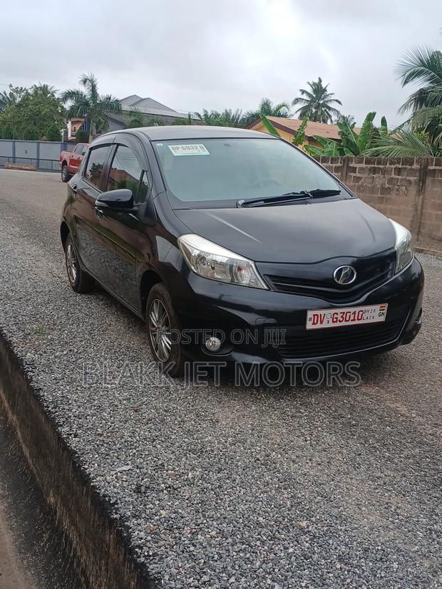 Toyota Vitz 1.3 AWD 5dr 2012 Black
